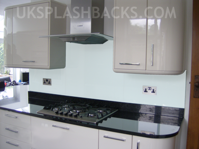 Simulation of splashback in selected colour